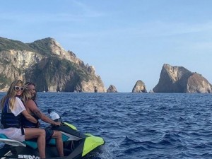 Глобяват Хайди Клум – къпала се в защитена пещера