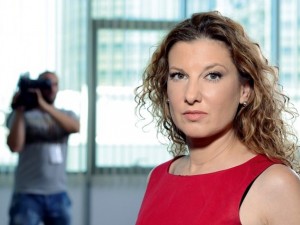 Миролюба Бенатова подкара такси (Снимка)