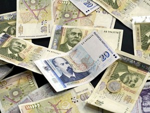 Измамница прибира парите на хора с финансови проблеми
 