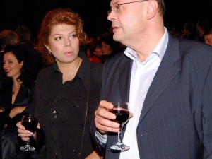 Сестрата на Илияна Йотова я сватосала с мъжа ѝ