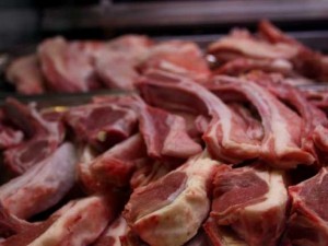 С колко ще поскъпне свинското за Коледа заради чумата