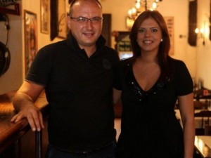 Шеф Манчев уволни жена си
 