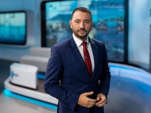 Хекимян прави годеж
 