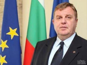 Вицепремиерът и министър на отбраната Красимир Каракачанов: Чакам внучката да ми каже „дядо”
 