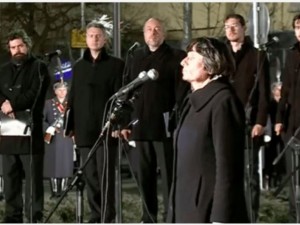 Писателката Здравка Евтимова с разтърсваща реч за обесването на Левски: Нека когато ние сме най-смазани. Когато сме най-долу. Когато сме в мизерия. Да не се прекършим, да не се предаваме. Да мислим и за Левски