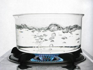 Не минерална, а преварена вода при камъни в бъбреците
 