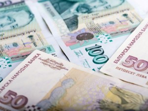 Шеф в държавна фирма – заплата 10 980 лв.
 