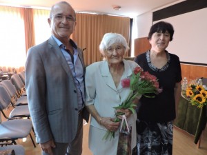 Лелята на Иванка Гръбчева тропа хоро на 90 г. (СНИМКИ)
 