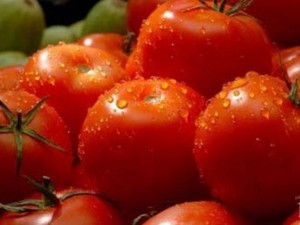 Доматите и сиренето скочиха