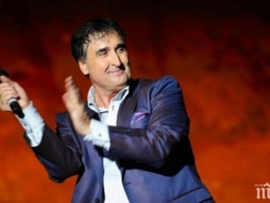 Веселин Маринов затъна в дългове