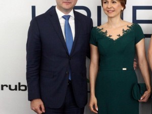 Коя е жената до министър Горанов (СНИМКИ)
 