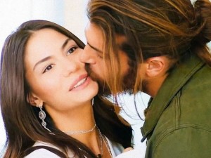 Любовен триъгълник със Санем от „Свободен дух“ разтърси Турция