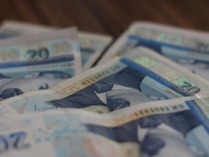 Теглим средно по 4 бона безлихвен кредит