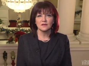 Караянчева помогна на катастрофирало семейство
 