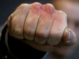 Пребиха баба за 13 лева и бутилка вино

 
