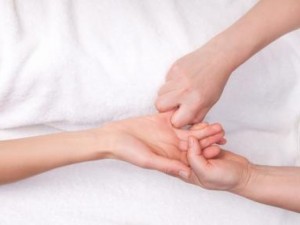 Масаж на кутрето лекува черния дроб 