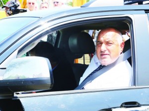 Петър Волгин: Интелектуалци, спомнете си за любовния си период с Борисов
 