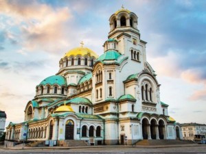 3 реликви правят чудеса в „Св. Александър Невски“ 
 
