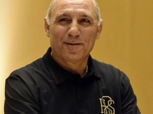 Книгата на Стоичков във всички магазини на „Барса“