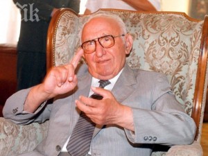 Тодор Живков се пазел от вируси със сок от бреза (Рецепта)
 