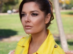 Алекс Сърчаджиева с разтърсваща пиеса за живота си
 