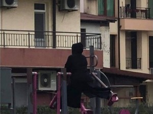 Зловеща монахиня плаши в Несебър
