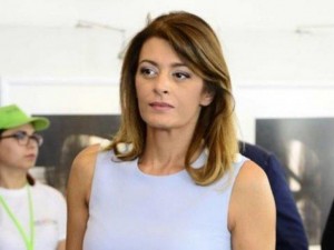 Майката на Деси Радева я гледа след операцията
 