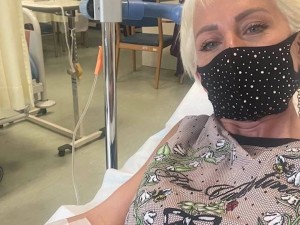 Нана Гладуиш по спешност в болница
 