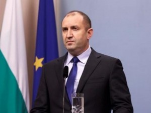 Иде ли „лов на вещици“ с кабинета на Радев
 
 