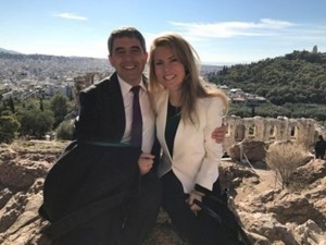 Жената на Плевнелиев: Цедих кърма по летищата на Европа и САЩ
 
 
 
 