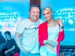 Тъщата на Рачков върти търговия с кучета
 
 