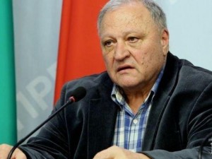 Димитър Дъбов: Ако Нинова не си тръгне сама, ще я изхвърлим от 4-ия етаж надолу
 
 