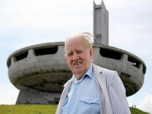 Архитектът на Бузлуджа погреба и двете си жени
 