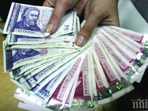 Спестяванията ни рязко намаляват