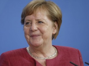 Ангела Меркел с 10 хиляди евро пенсия
