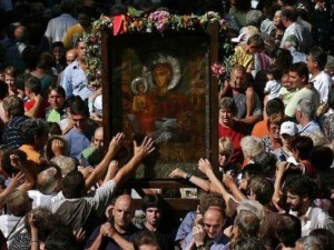 Богородица от Троянския манастир спаси болна от рак
 