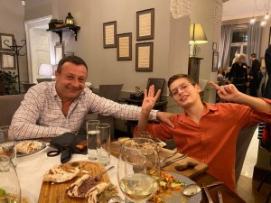 Рачков хвърля 44 бона за училище на детето си
 