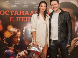 Диляна Попова заряза Блатечки, тръгна с друг (Папарашки снимки)
 