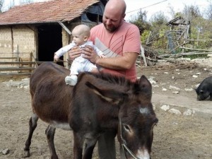 Англичани кръстиха бебето си на овена Райко
 