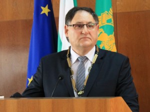 Не го ли е срам кмета на Шумен да си увеличи заплатата