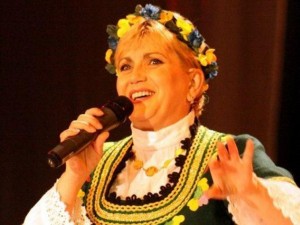 Николина Чакърдъкова стана баба на внучка