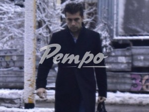 Бъдещият премиер броди пеша в снега (Снимки)