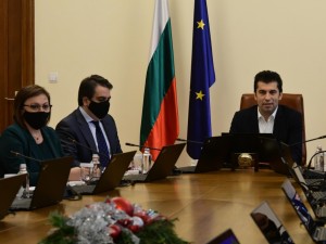 Кирчо бре, чети!