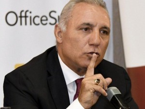 Братът на Стоичков поиска „Българска армия“ да носи името на Камата
 