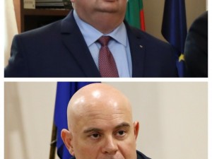 Кой печели от атаките срещу Цацаров и Гешев?
 