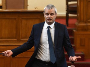 „Възраждане“ – новото „шменти капели“ в БГ политиката