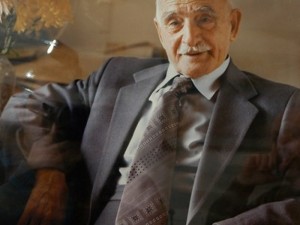 Петър Димков: Зрънце нишадър на врата пази от магии и уроки!
 
 
 