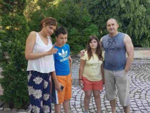 Радеви с джакузи и басейн в резиденцията си (Снимки)
 