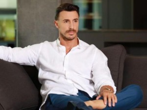 Ергенът Виктор иска социални помощи
 