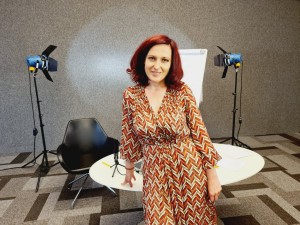 Ани Цолова оплю социализма
 